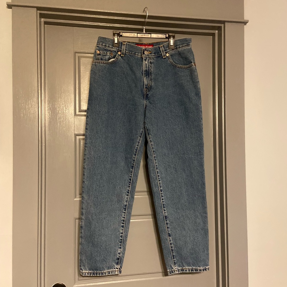 Women’s Levi’s 550 classic relaxed fit taper leg jean